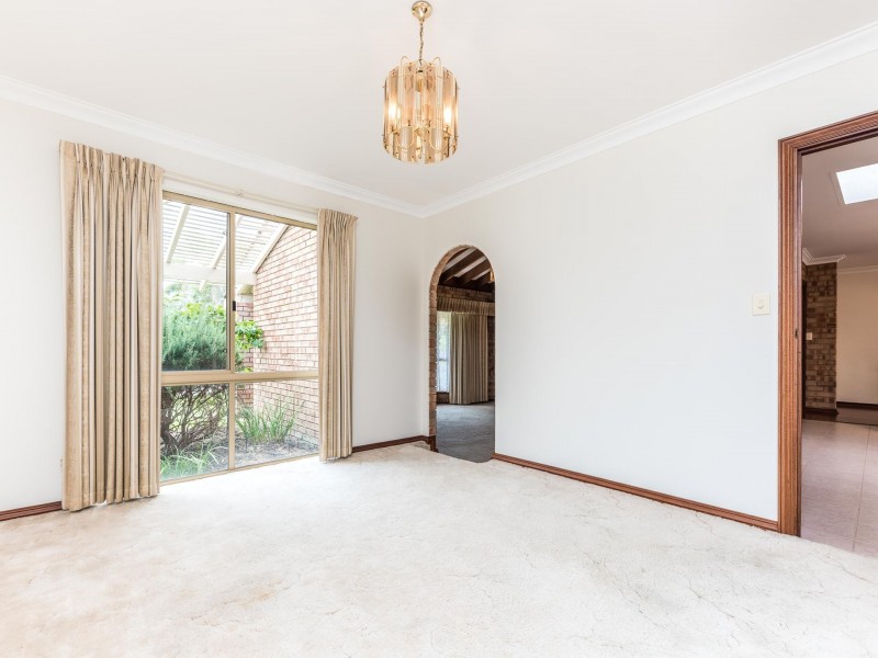 19 Shacklock Crescent, Winthrop WA 6150