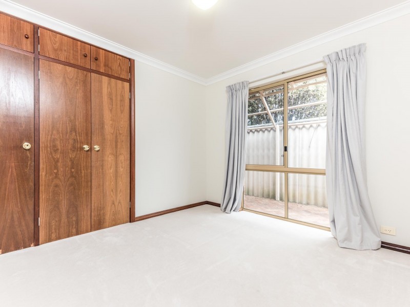 19 Shacklock Crescent, Winthrop WA 6150