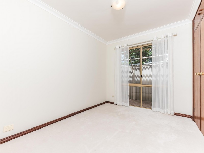 19 Shacklock Crescent, Winthrop WA 6150