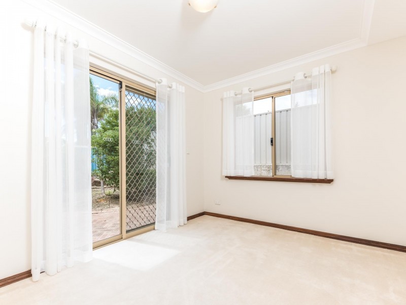 19 Shacklock Crescent, Winthrop WA 6150