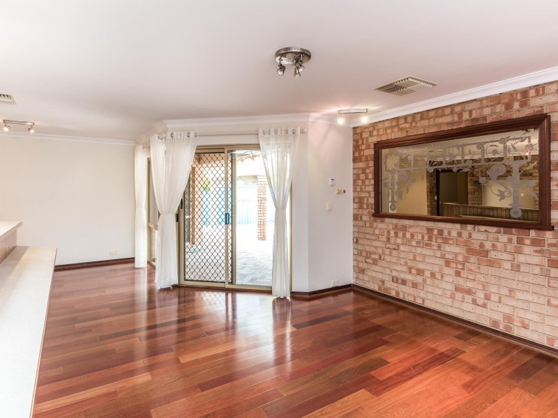 19 Shacklock Crescent, Winthrop WA 6150