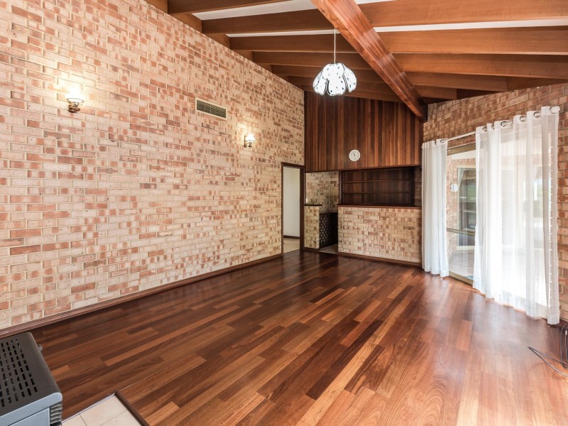 19 Shacklock Crescent, Winthrop WA 6150