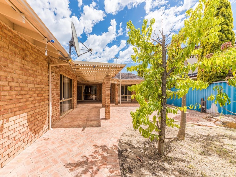 19 Shacklock Crescent, Winthrop WA 6150