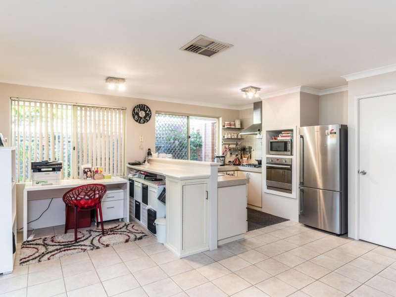4 Eldridge Grove, Cannington WA 6107