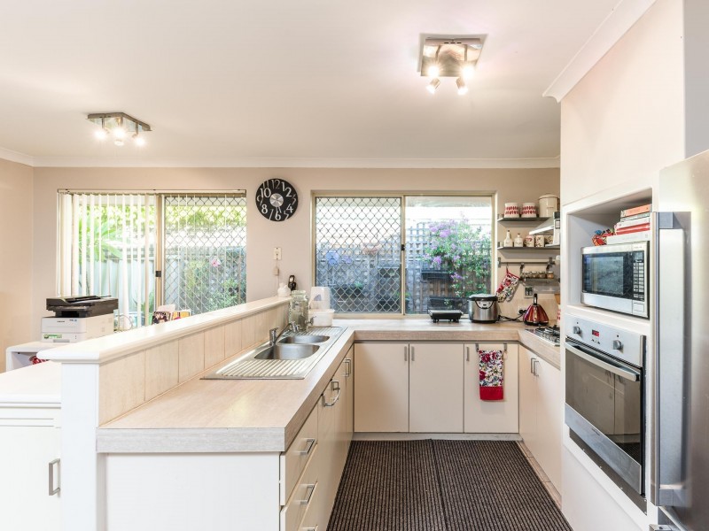 4 Eldridge Grove, Cannington WA 6107
