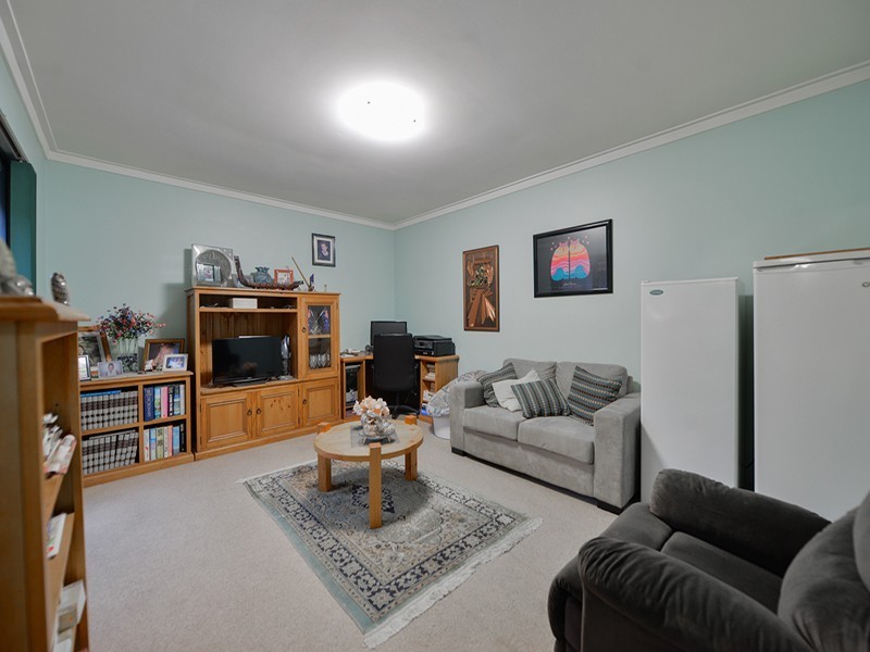 11 Ravenslea Drive, Parkwood WA 6147