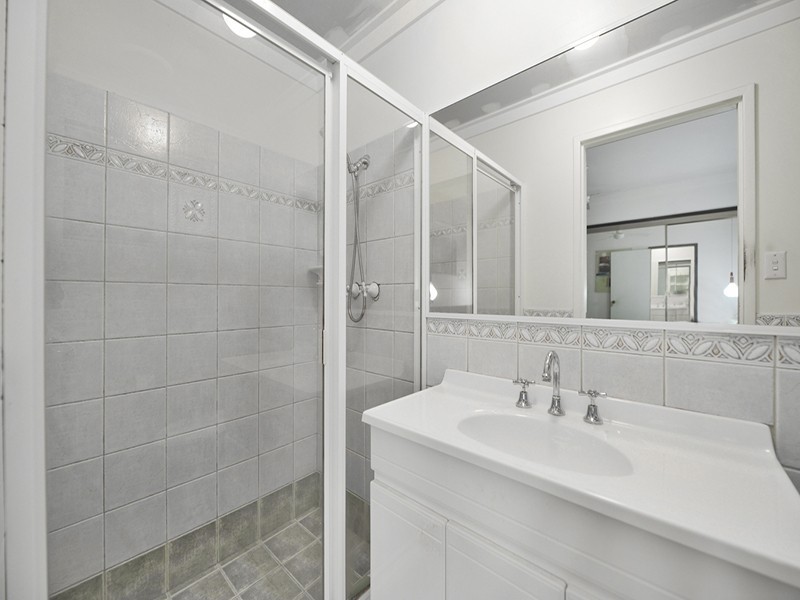 11 Ravenslea Drive, Parkwood WA 6147