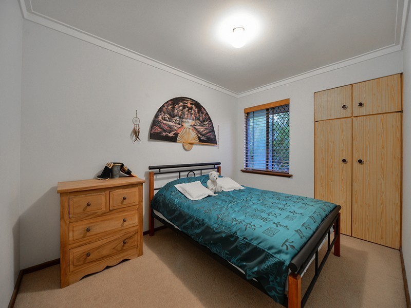 11 Ravenslea Drive, Parkwood WA 6147