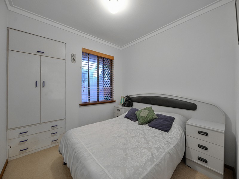 11 Ravenslea Drive, Parkwood WA 6147