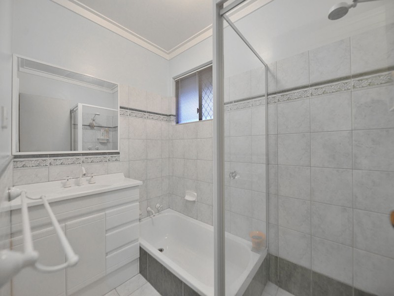 11 Ravenslea Drive, Parkwood WA 6147