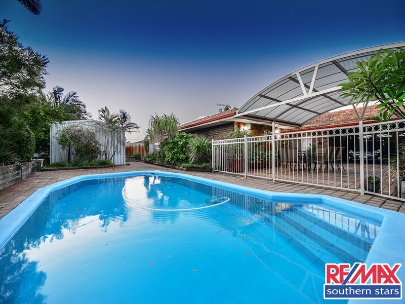 11 Ravenslea Drive, Parkwood WA 6147