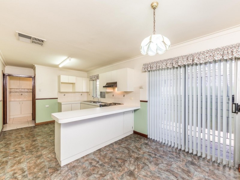 14 Brinkley Street, Cannington WA 6107