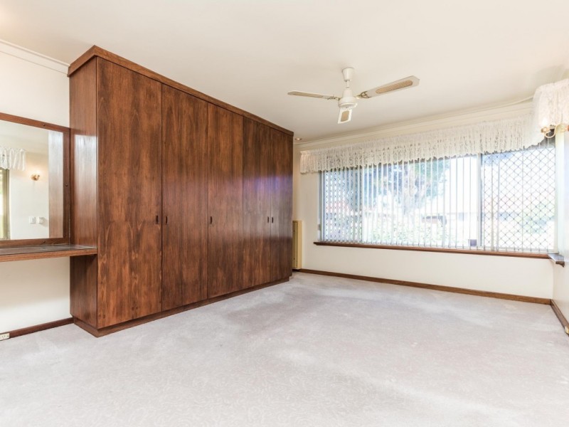 14 Brinkley Street, Cannington WA 6107