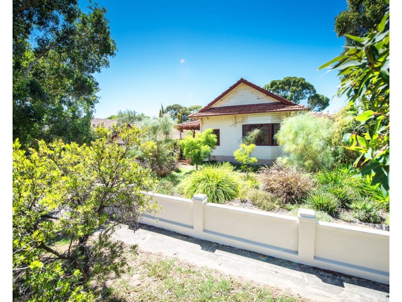 62 Oakover Street, East Fremantle WA 6158