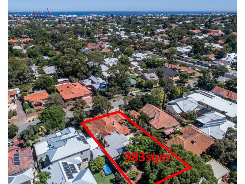 62 Oakover Street, East Fremantle WA 6158