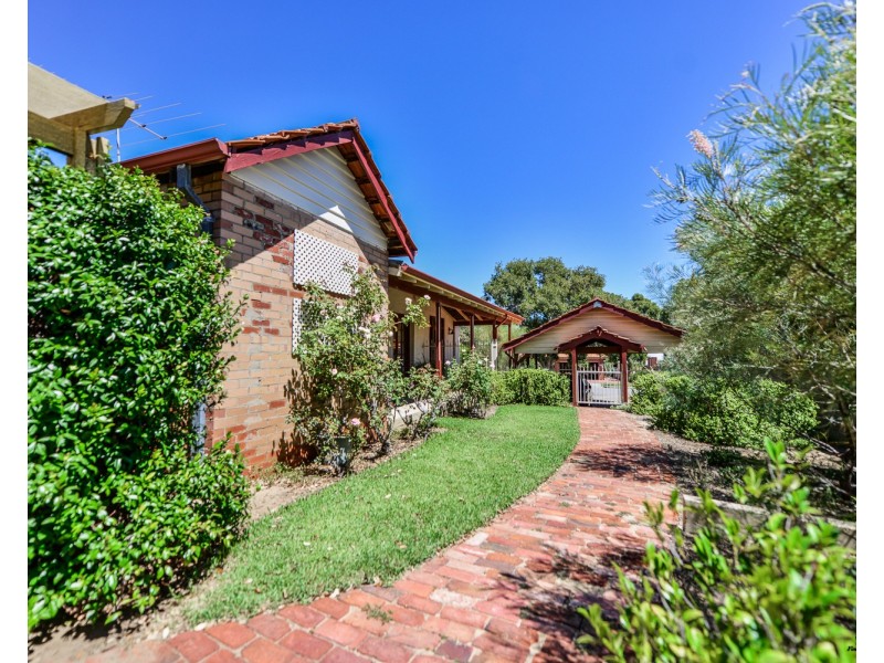 62 Oakover Street, East Fremantle WA 6158