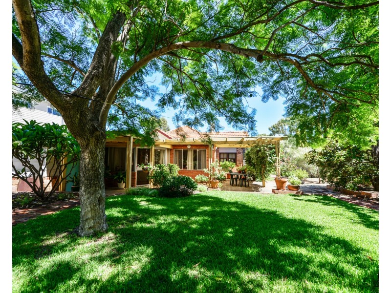 62 Oakover Street, East Fremantle WA 6158