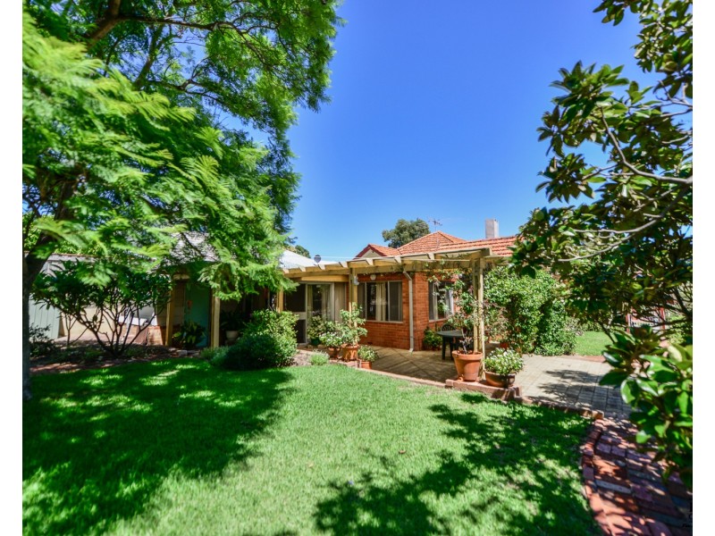 62 Oakover Street, East Fremantle WA 6158
