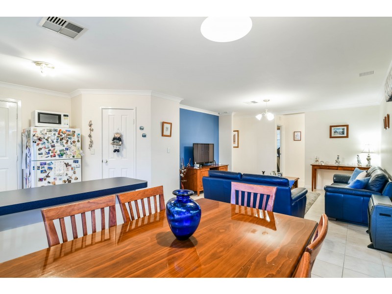 60 Salesian Court, Queens Park WA 6107