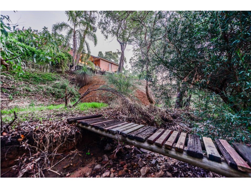 19 Eucalyptus Way, Maida Vale WA 6057