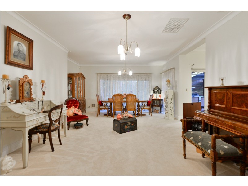 19 Eucalyptus Way, Maida Vale WA 6057