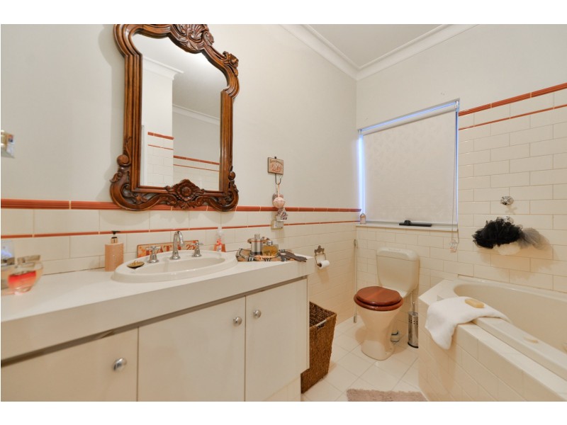 19 Eucalyptus Way, Maida Vale WA 6057