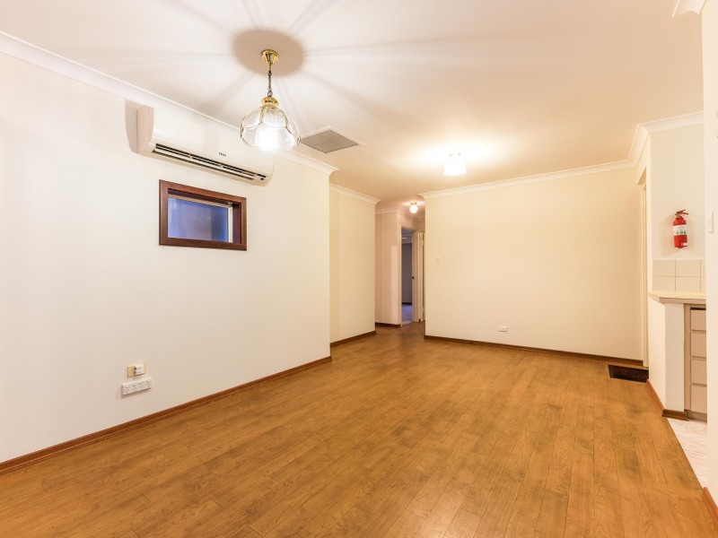 4/9-11 Mallard Way, Cannington WA 6107