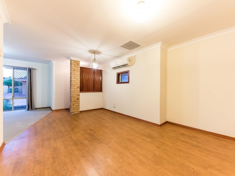 4/9-11 Mallard Way, Cannington WA 6107