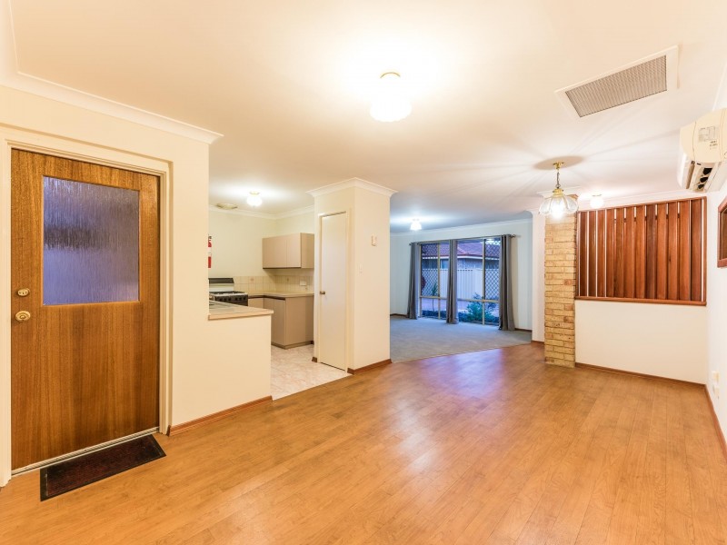 4/9-11 Mallard Way, Cannington WA 6107