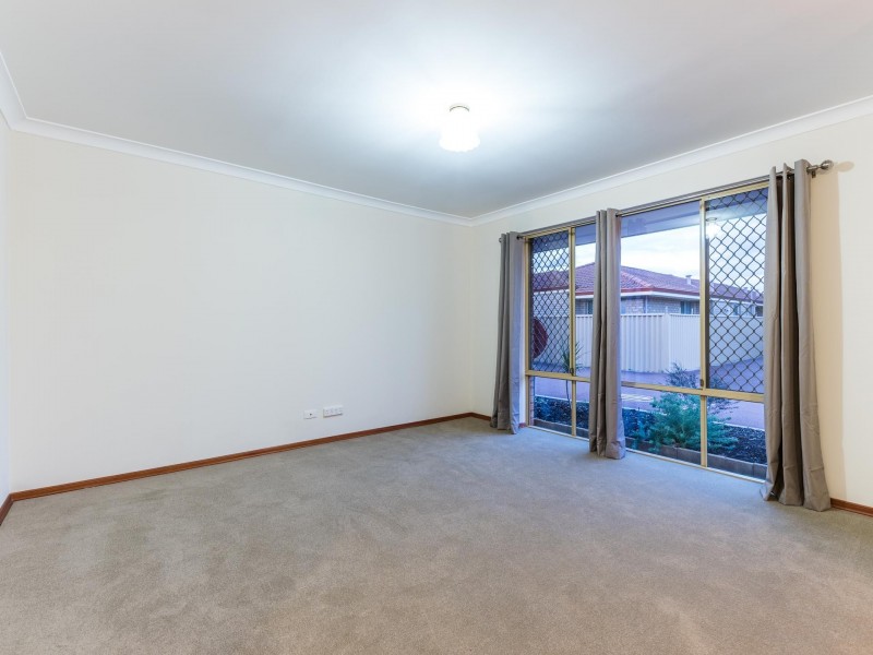 4/9-11 Mallard Way, Cannington WA 6107