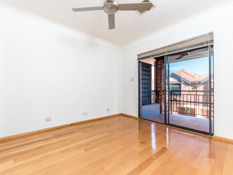 2/35 Kitchener Avenue, Burswood WA 6100