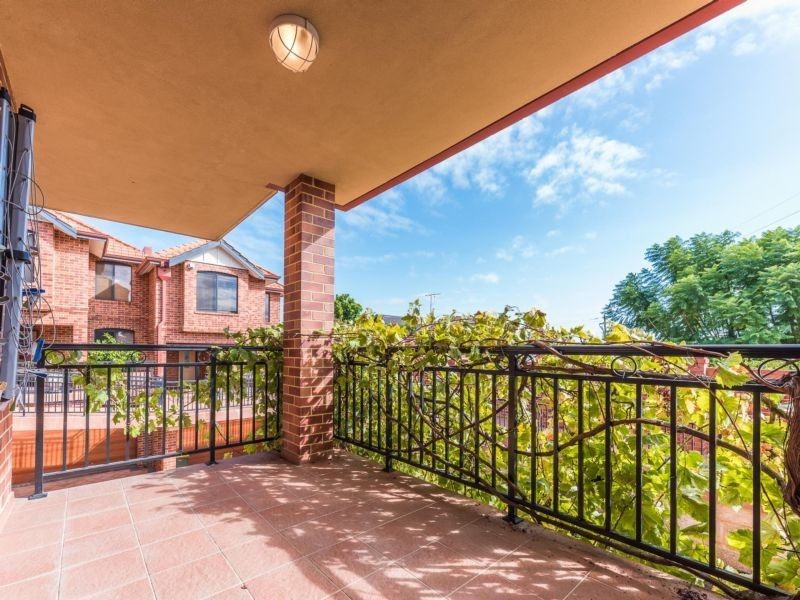 2/35 Kitchener Avenue, Burswood WA 6100