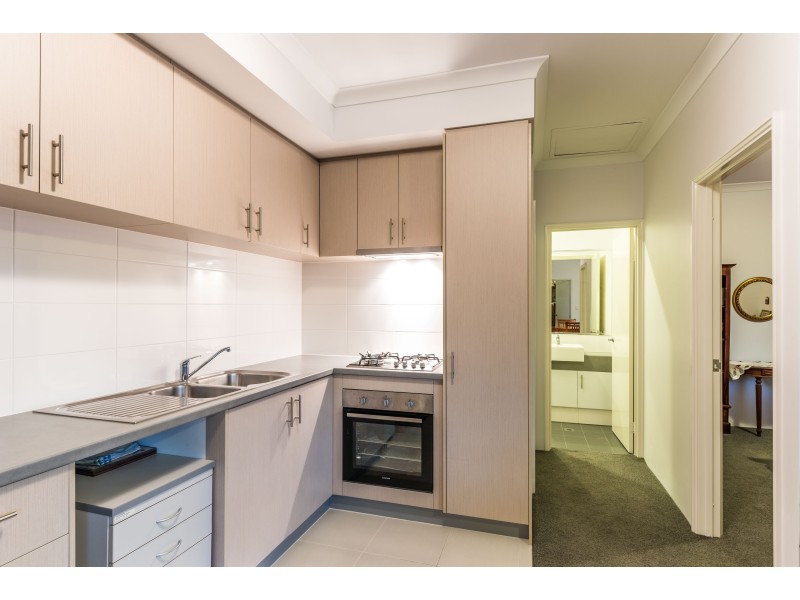 7/11 Debenham Street, Thornlie WA 6108