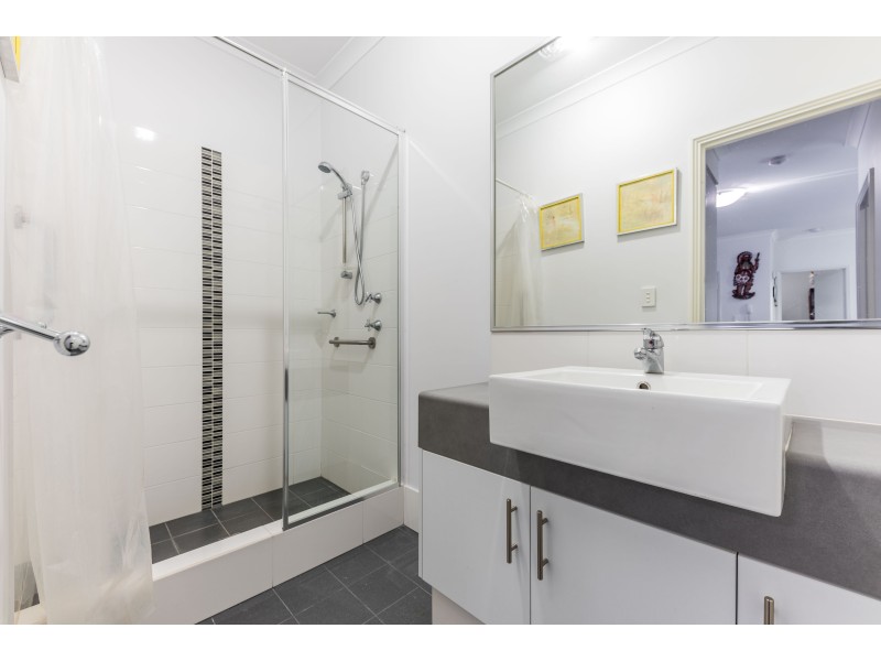 7/11 Debenham Street, Thornlie WA 6108