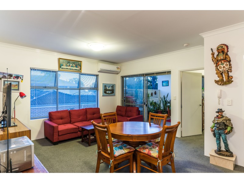 7/11 Debenham Street, Thornlie WA 6108