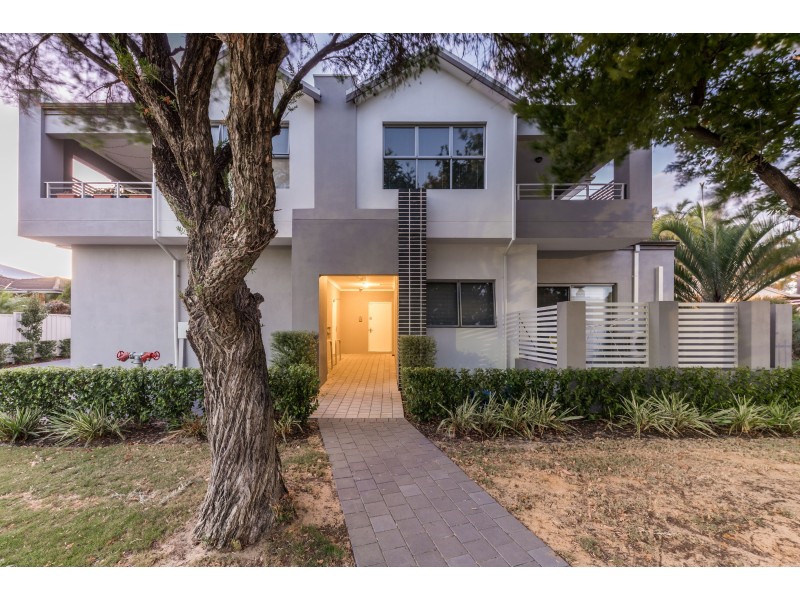 7/11 Debenham Street, Thornlie WA 6108