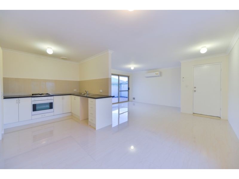 8/10 Marriot Street, Cannington WA 6107