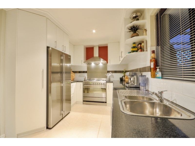 8 Galaxy Street, Beckenham WA 6107