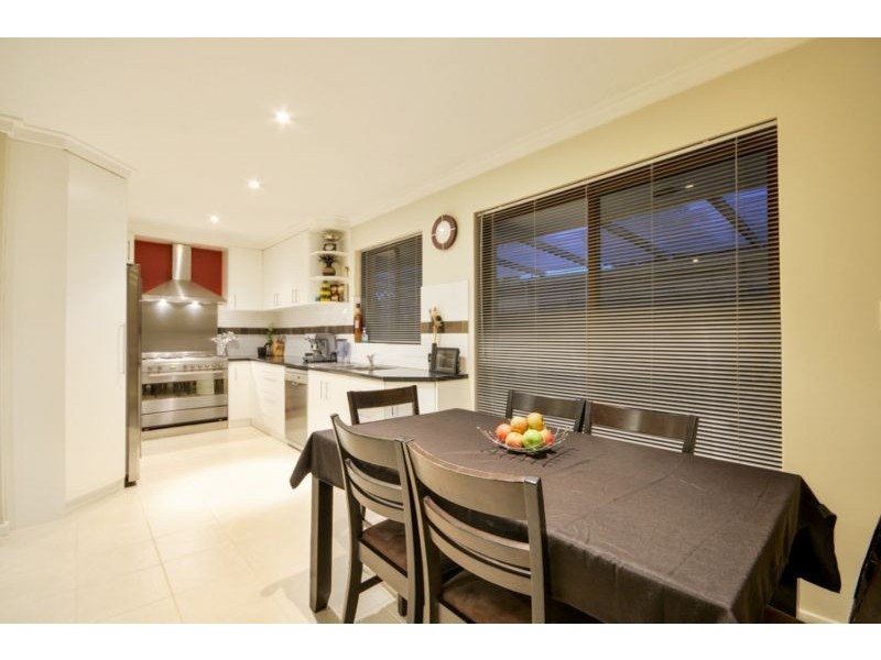 8 Galaxy Street, Beckenham WA 6107