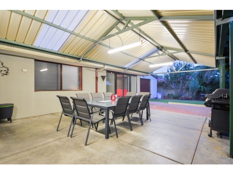 8 Galaxy Street, Beckenham WA 6107