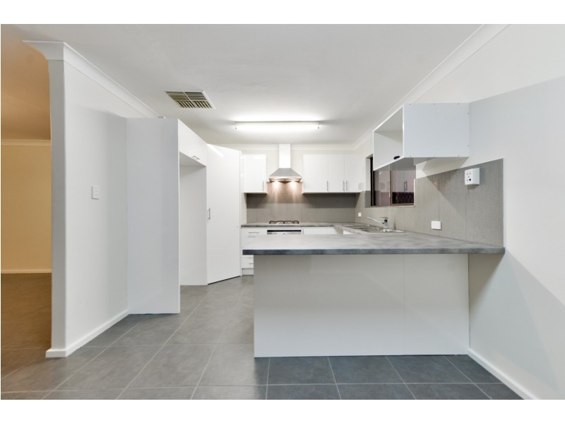 8 Gilchrist Street, Kenwick WA 6107