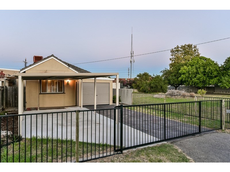 42 Derisleigh Street, Cannington WA 6107