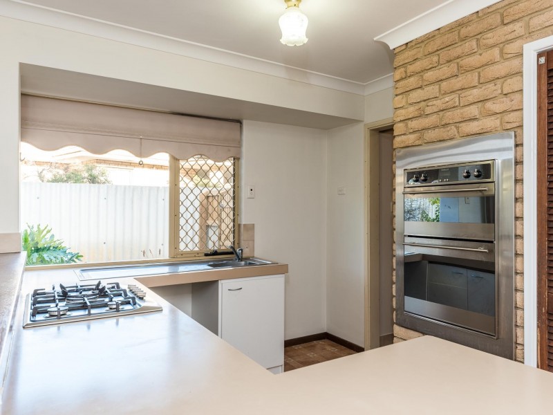 17 Nicholson Loop, Bateman WA 6150