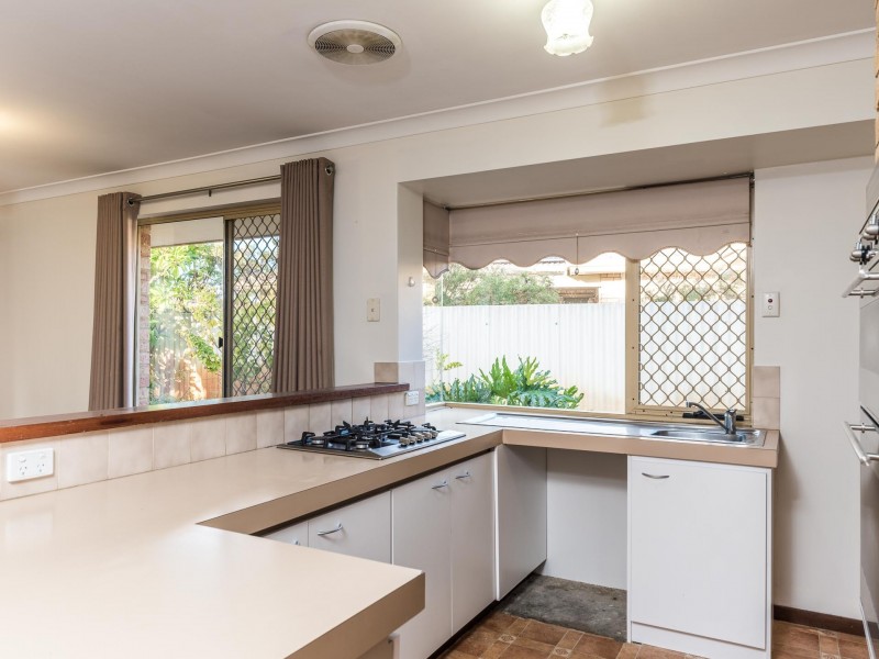 17 Nicholson Loop, Bateman WA 6150