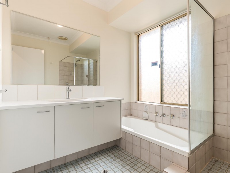 17 Nicholson Loop, Bateman WA 6150