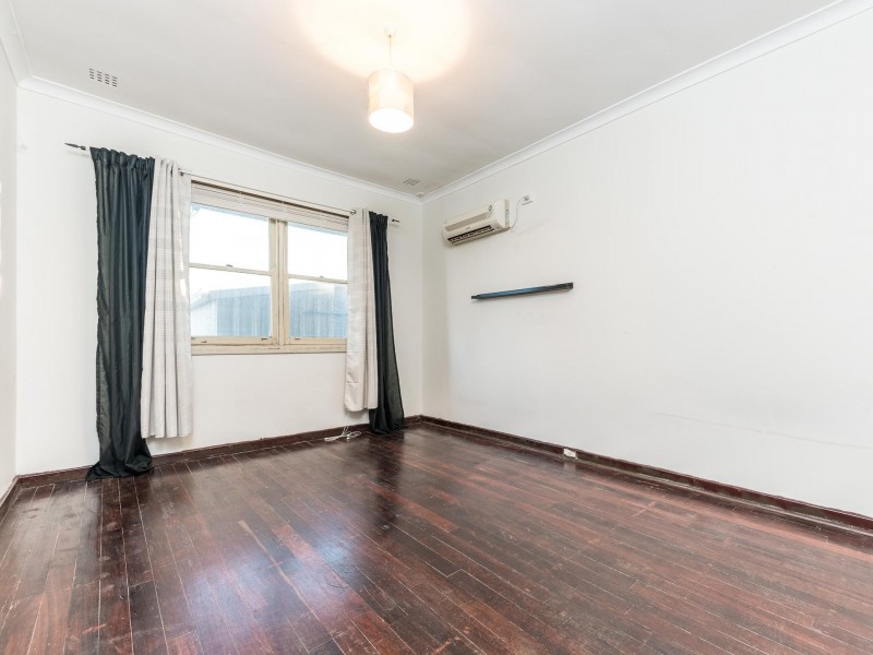 5 Ball Place, Queens Park WA 6107