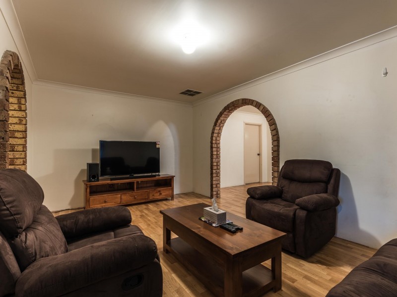 2/7 Tarun Court, Cannington WA 6107