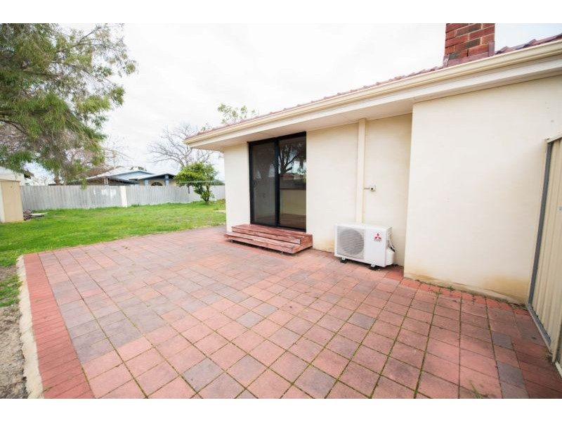 25 Donaldson Street, Queens Park WA 6107