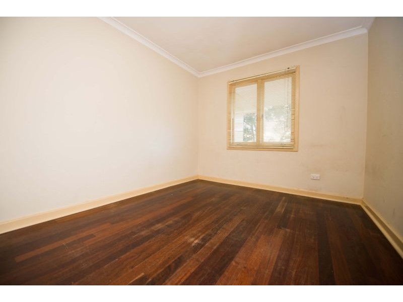 25 Donaldson Street, Queens Park WA 6107