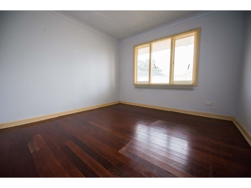 25 Donaldson Street, Queens Park WA 6107